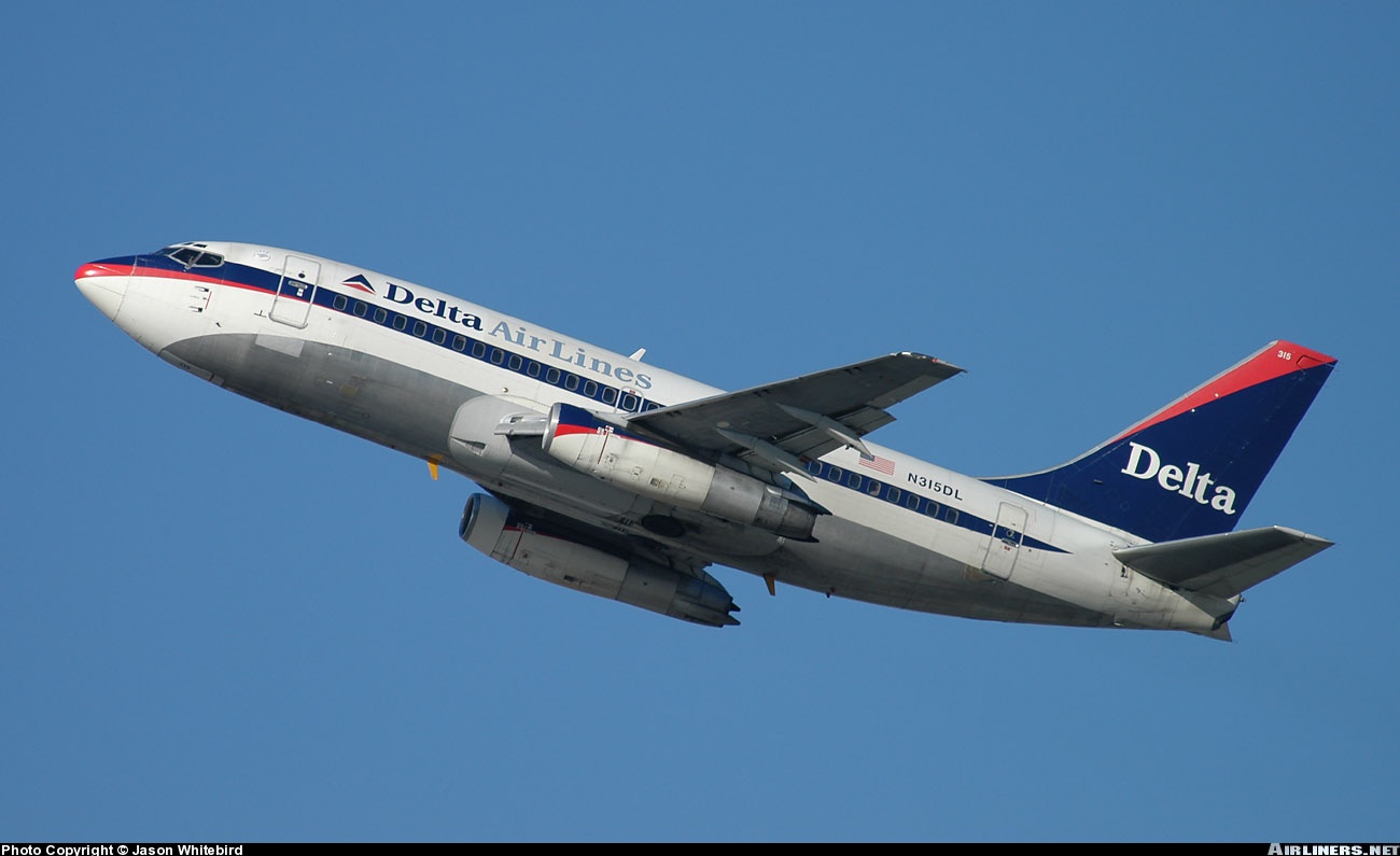 Delta Air Lines Boeing 737-200 – departedflights2.com